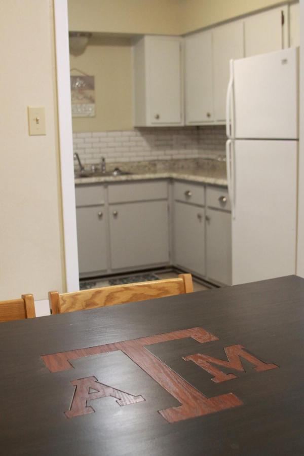 Cool & Comfy Condo! Family Friendly! Колледж-Стейшн Экстерьер фото