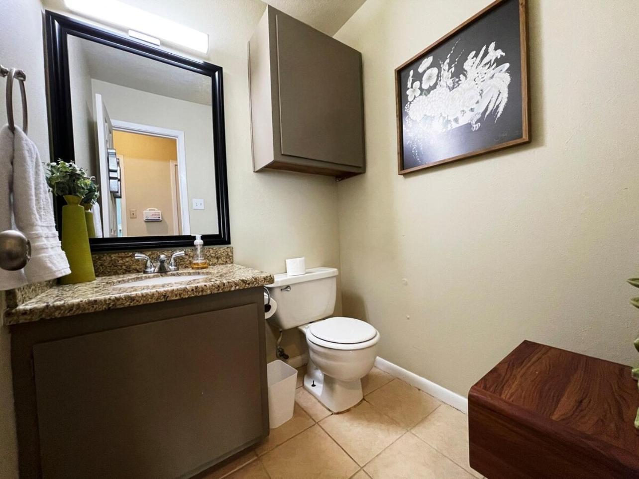 Cool & Comfy Condo! Family Friendly! Колледж-Стейшн Экстерьер фото